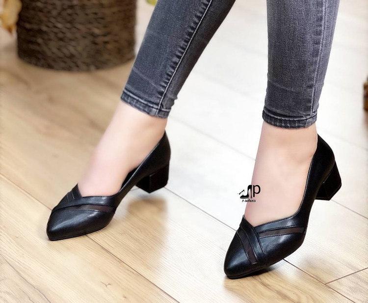 کفش کلاسیک و مجلسی زنانه/دخترانه رویه چرم بیاله پاخوری شیک پاشنه دلتا در دو پاشنه انتخابی ۳ و ۵ سانت کیفیت عالی کیفیت جنس اصلی و تولید تبریز سایزبندی ۳۷ تا ۴۰ قیمت منصفانه خرید از تولیدی