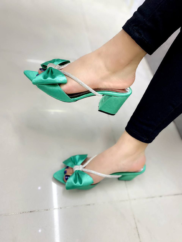 صندل مجلسی زنانه/دخترانه جنس و کیفیت درجه یک در حد ترک پاخور عالی فوق العاده راحت کیفیت اصلی سایزبندی ۳۶ تا ۴۱ قیمت تولیدی