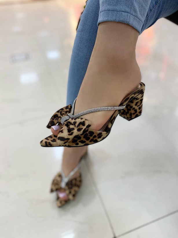 صندل مجلسی زنانه/دخترانه جنس و کیفیت درجه یک در حد ترک پاخور عالی فوق العاده راحت کیفیت اصلی سایزبندی ۳۶ تا ۴۱ قیمت تولیدی