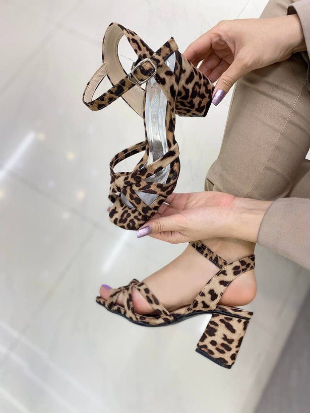 کفش مجلسی زنانه /دخترانه جنس و کیفیت درجه یک در حد ترک کیفیت اصلی پاخوری عالی اندازه پاشنه ۶ سانت قیمت منصفانه خرید از تولیدی