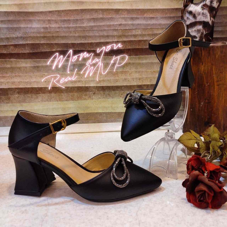 کفش مجلسی پاشنه ۵سانت شیک و لاکچری زنانه