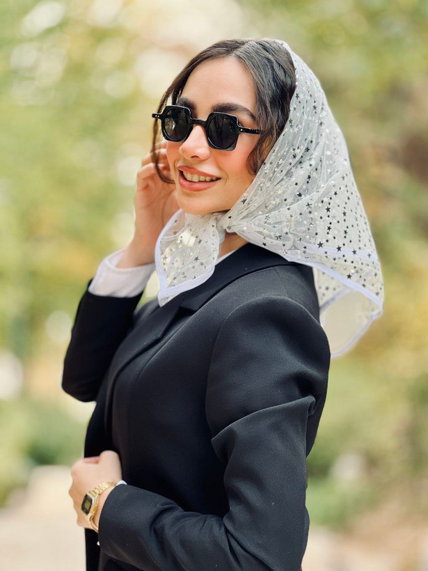 مینی اسکارف دخترانه توری سفید طرح ستاره مزونی