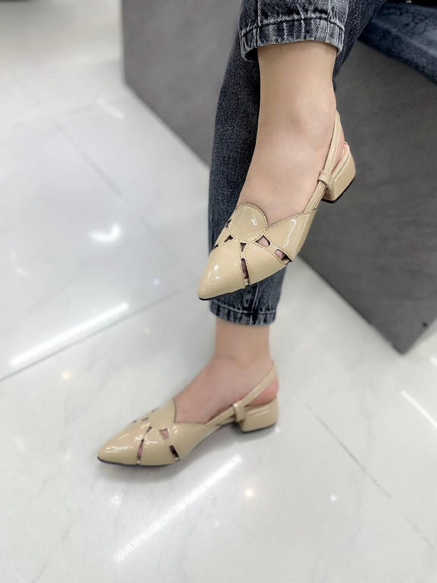 کفش مجلسی کرم زنانه