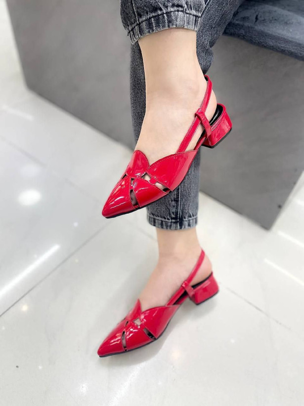 کفش قرمز مجلسی دخترانه /زنانه فوق العاده راحت پاشنه ۳سانت