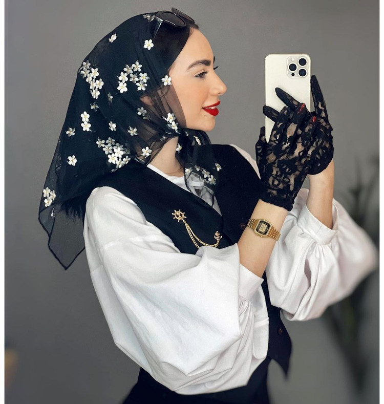 مینی اسکارف دخترانه توری مشکی مزونی بابونه