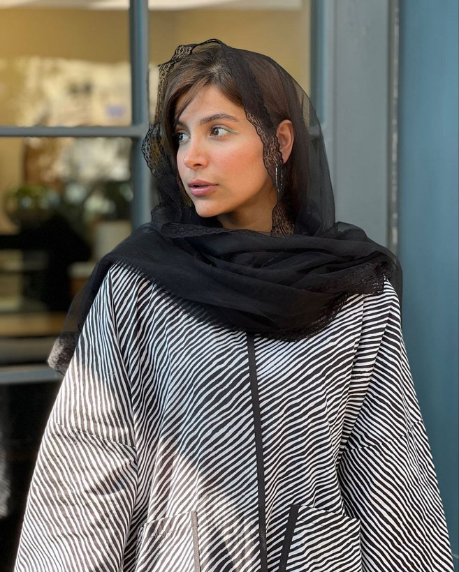 شال دخترانه مشکی توری وارداتی دور گیپور