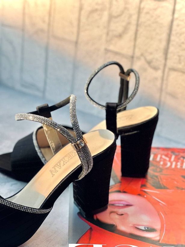 کفش مجلسی زنانه،دخترانه نگینی لژدار رنگبندی عالی پاشنه ۹سانت رنگ مشکی