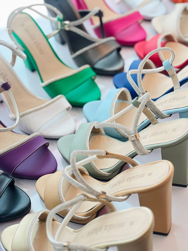 کفش مجلسی زنانه،دخترانه نگین دار پاشنه ۱۱سانت رنگبندی مداد رنگی کیفیت با ضمانت گارانتی