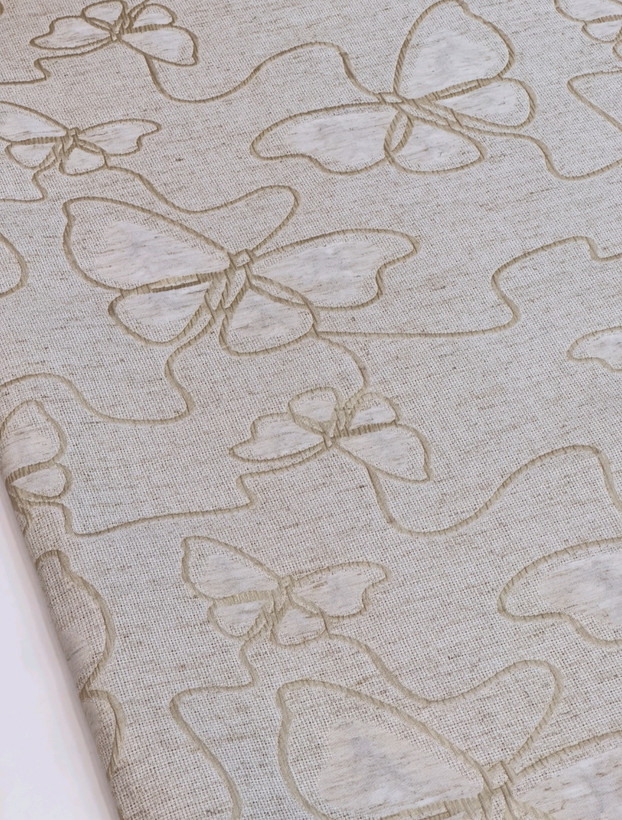 پارچه زنانه/دخترانه جنس ژاکارد ترک رنگ کرم عرض ۱/۵ بدون آبرفت و پرزدهی و چروکی با قیمتی عالی