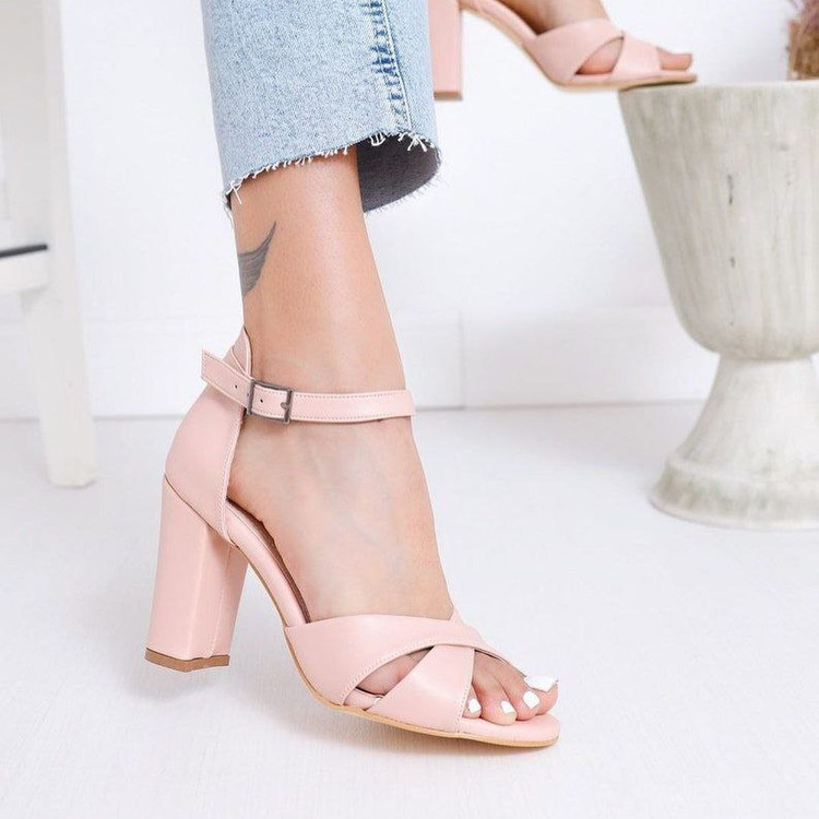 کفش شیک و مجلسی زنانه/دخترانه جنس چرم اصل قالب استاندارد پاخور شیک پاشنه ۸سانت کیفیت اصلی