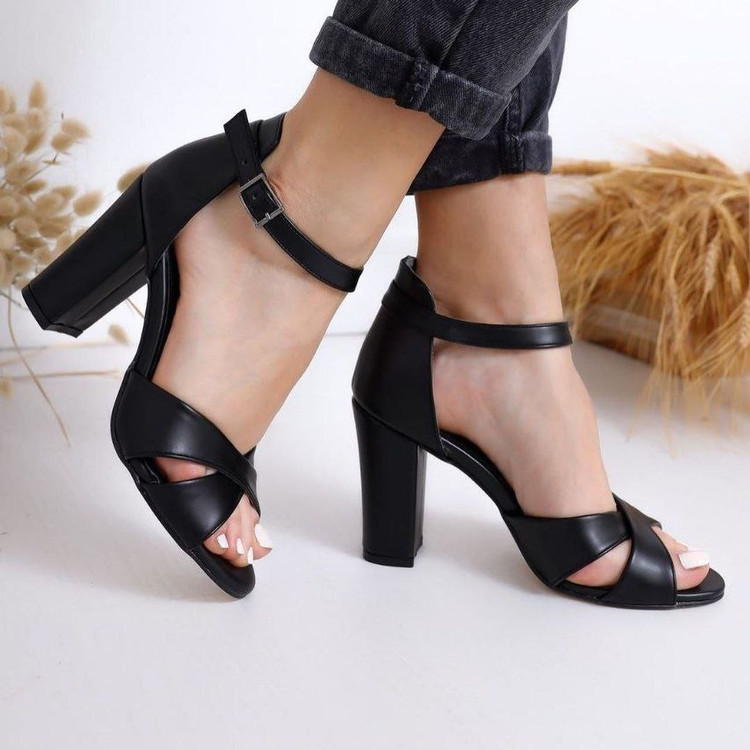 کفش شیک و مجلسی زنانه/دخترانه جنس چرم اصل قالب استاندارد پاخور شیک پاشنه ۸سانت کیفیت اصلی