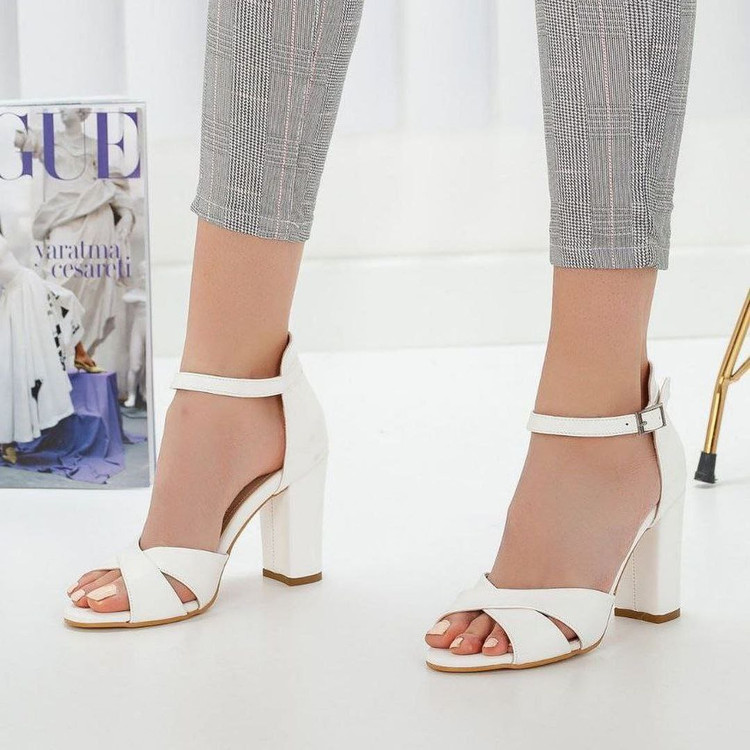 کفش شیک و مجلسی زنانه/دخترانه جنس چرم اصل قالب استاندارد پاخور شیک پاشنه ۸سانت کیفیت اصلی