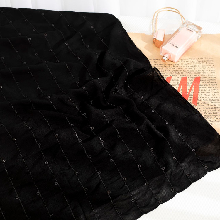 کالکشن جدید عیدانه مینی اسکارف حریر مشکی پولکی مزونی متریال وارداتی بسیار شیک و زیبا