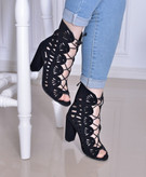 کفش صندل زنانه/دخترانه جنس سوئیت اصل زیره دافوس،تکسون خارجی اصل قالب استاندارد پاخور عالی و شیک کیفیت با تضمین در حد ترک رنگ مشکی