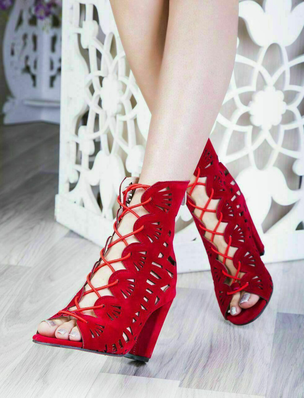 کفش صندل زنانه/دخترانه جنس سوئیت اصل زیره دافوس،تکسون خارجی اصل قالب استاندارد پاخور عالی و شیک کیفیت با تضمین در حد ترک رنگ قرمز