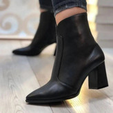 نیمبوت جدید زنانه/دخترانه بسیار شیک و خوشپا و راحت اندازه پاشنه ۵سانت قیمت بسیار عالی و رقابتی رنگ مشکی