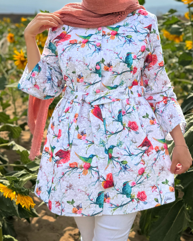 مانتو عیدانه شیک دخترانه/زنانه جنس وال خامه دوزی با کیفیت طرح پرنده داخل مانتو لایی حریر کار شده دو سایزی قد ۸۵ مناسب بهار و تابستان قیمت عالی خرید از تولیدی