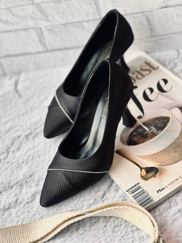 کفش مجلسی جدید زنانه/دخترانه زارا تک رج جدید پاشنه ۵سانت سایزبندی ۳۷ تا ۴۱ قیمت و رنگبندی عالی