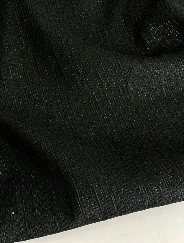 پارچه بسیار شیک زنانه/دخترانه جنس ژاکارد زربافت عرض ۱/۵ بدون آبرفت و چروکی و انعطاف قیمت بسیار عالی خرید از تولیدی رنگ مشکی