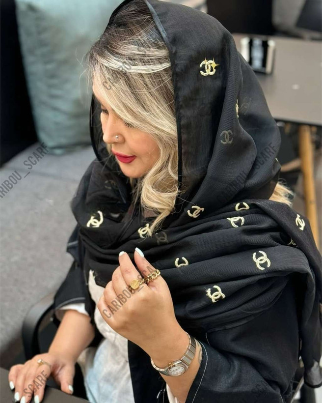 کالکشن جدید عیدانه شال ابریشم دو لایه مشکی مارک مزونی متریال وارداتی بسیار شیک خرید از تولیدکننده و واردکننده مستقیم