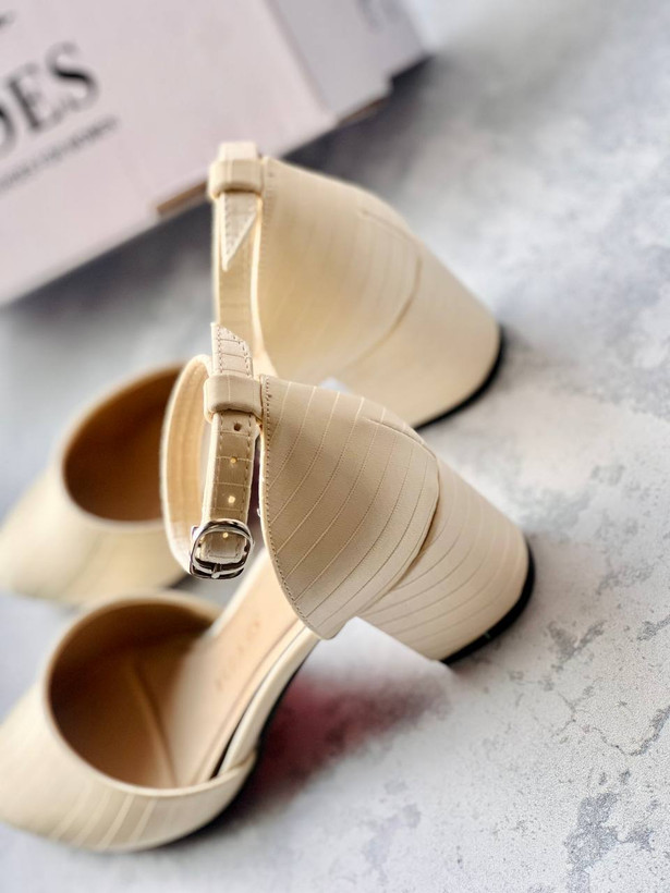 کفش شیک مجلسی زنانه/دخترانه ساتن خطی دور مچ کیفیت عالی و درجه یک قالب استاندارد پاشنه ۴سانت قیمت منصفانه خرید از تولیدی رنگ کرم