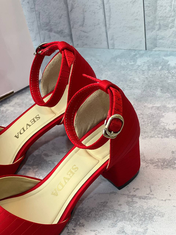 کفش شیک مجلسی زنانه/دخترانه ساتن خطی دور مچ کیفیت عالی و درجه یک قالب استاندارد پاشنه ۴سانت قیمت منصفانه خرید از تولیدی رنگ قرمز