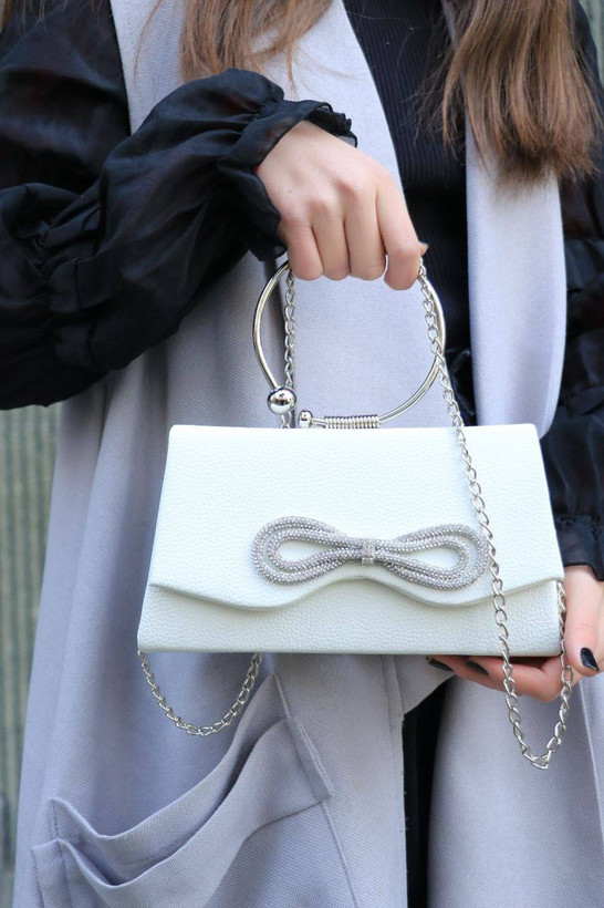 کیف مجلسی بسیار شیک زنانه/دخترانه جنس شرانک خارجی ابعاد ۲۵ در ۱۳ قیمت بسیار عالی و منصفانه رنگ سفید