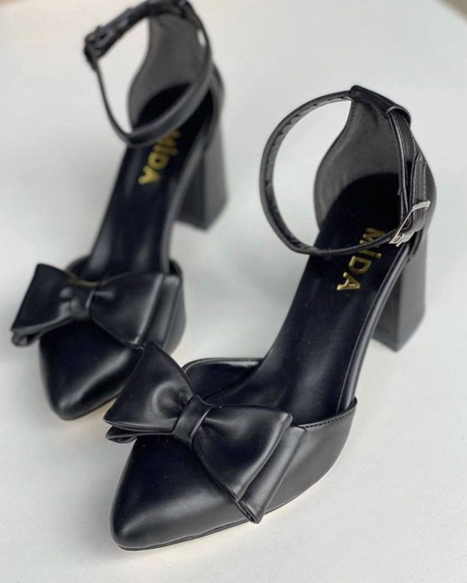 کفش مجلسی زنانه/دخترانه مدل پاپیون در دو جنس انتخابی سوئیت اصل و چرم قالب استاندارد کیفیت کار اصلی پاشنه ۶سانت قیمت عالی خرید از تولیدی