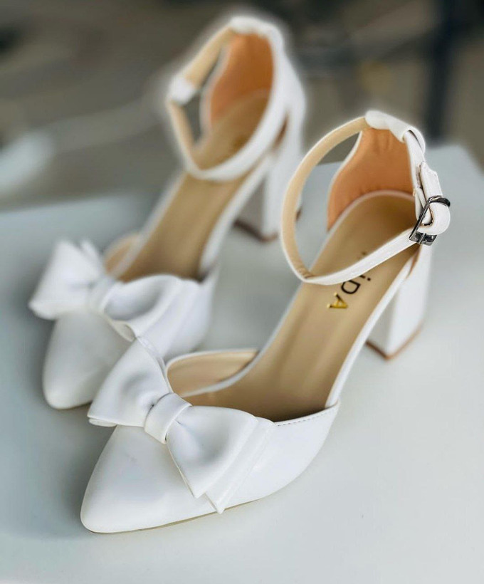 کفش مجلسی زنانه/دخترانه مدل پاپیون در دو جنس انتخابی سوئیت اصل و چرم قالب استاندارد کیفیت کار اصلی پاشنه ۶سانت قیمت عالی خرید از تولیدی