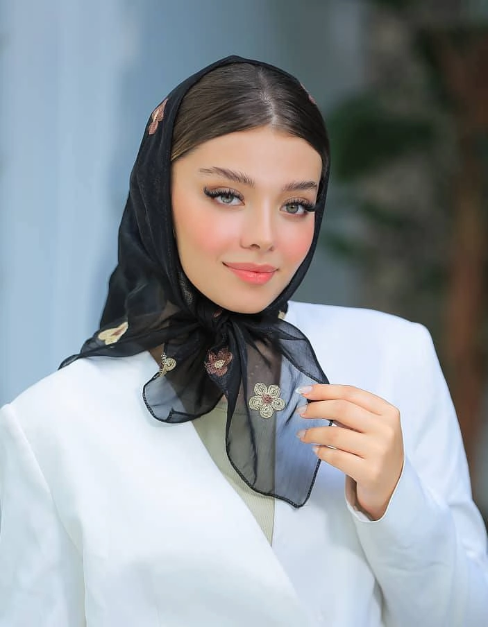 مینی اسکارف توری طرح شکوفه قواره ۸۵ کار وارداتی تک رنگ مشکی بسیار زیبا و قیمت عالی خرید مستقیم از تولیدکننده و واردکننده