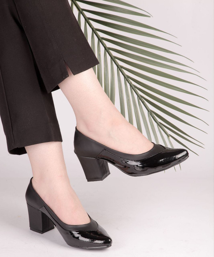 کفش مجلسی زنانه مدل سارا جنس رویه ورنی و بیاله اندازه پاشنه ۵سانت در دو رنگ چری و مشکی قیمت بسیار عالی خرید از تولیدی