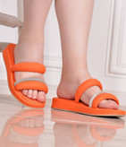 کالکشن عیدانه کفش صندل زنانه/دخترانه جنس چرم عالی نگین ۱۰رج خارجی ثابت قالب استاندارد خیلی راحت و سبک کیفیت اصل تضمینی با کیفیت مشابه مقایسه نشود خرید از تولیدی