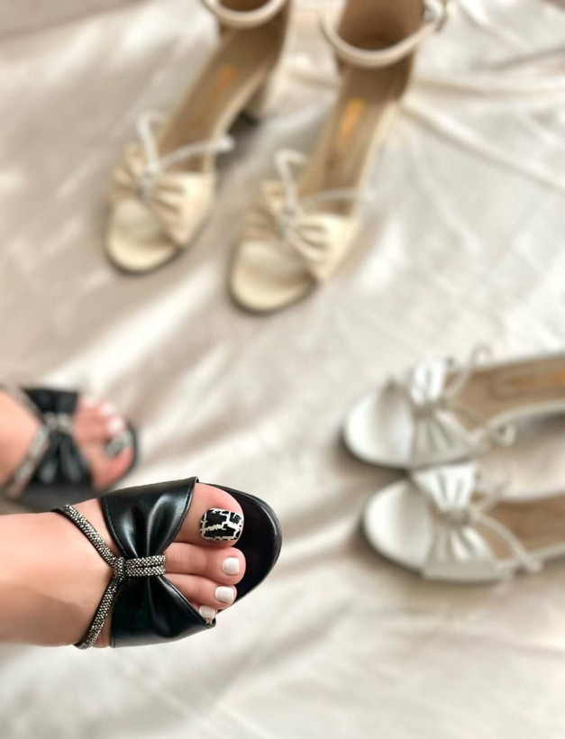 کفش مجلسی زنانه /دخترانه مدل zero رویه کار چرم صنعتی وارداتی نگین ها خارجی و بدون ریزش اندازه پاشنه ۴ سانت قیمت بسیار عالی خرید از تولیدی