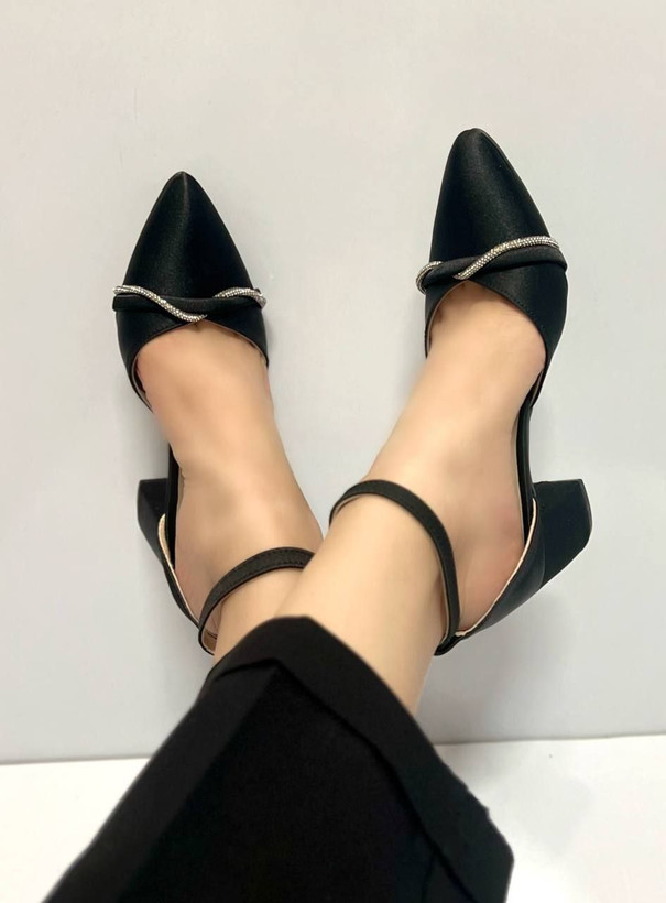 کفش مجلسی زنانه/دخترانه مدل aleyna پاشنه ۶ سانتی جدیدترین طرح rafik رویه کار ساتن ترک زیره خط دار نگین وارداتی و بدون ریزش ظرافت و کیفیت و قیمت عالی