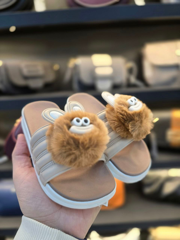 دمپایی/صندل بچگانه دخترانه مدل عید پاپی دخترانه پابند کیفیت عالی قالب استاندارد پاخوری شیک سایزبندی ۲۷ تا ۳۵ خرید از تولیدی