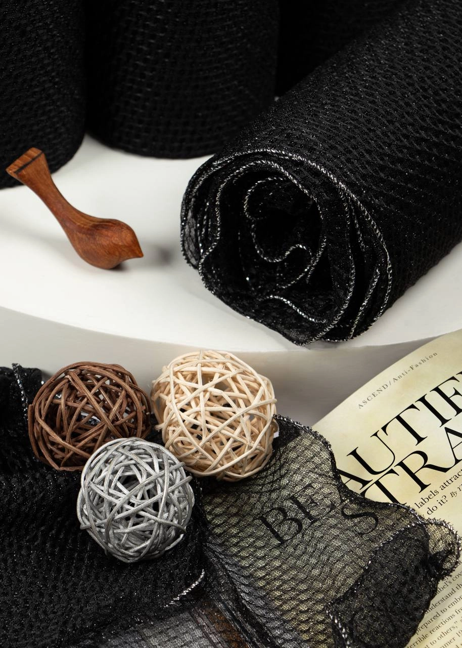 شال مشکی مجلسی توری زنبوری تک رنگ خرید به صورت عمده و تک از تولیدکننده و واردکننده مستقیم با قیمت منصفانه