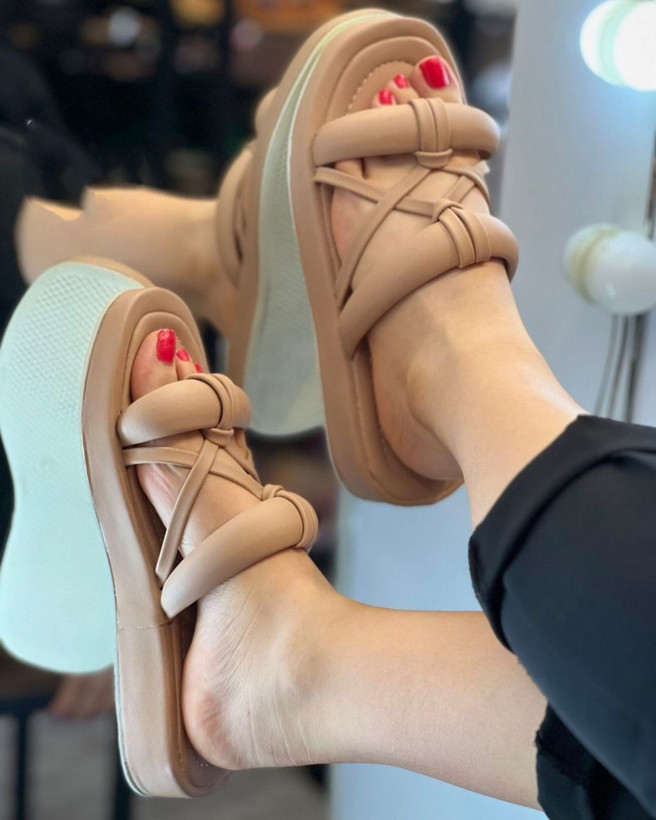 دمپایی/صندل زنانه،دخترانه مدل هرمی جدید قالب استاندارد زیره pvc شیک خوشپا راحت قیمت منصفانه خرید از تولیدی