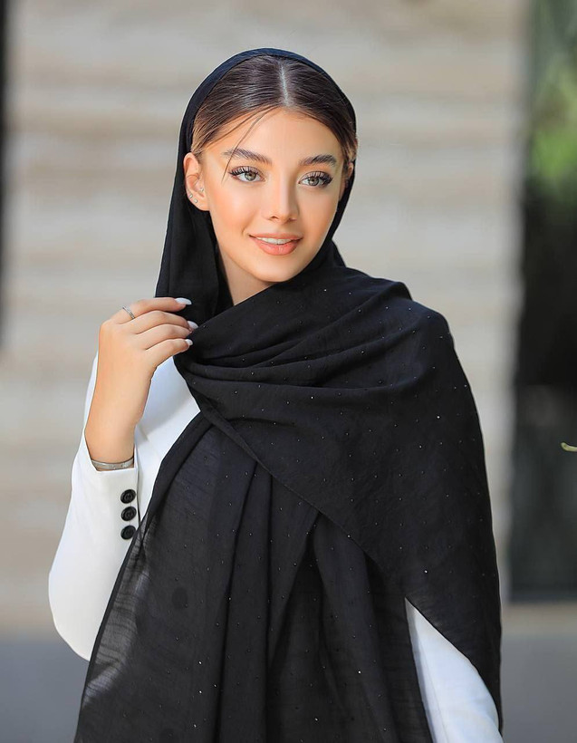 شال مشکی نخی مزونی نگینی متریال نخ اعلا تک رنگ قیمت منصفانه تک و عمده خرید از تولیدکننده و واردکننده مستقیم