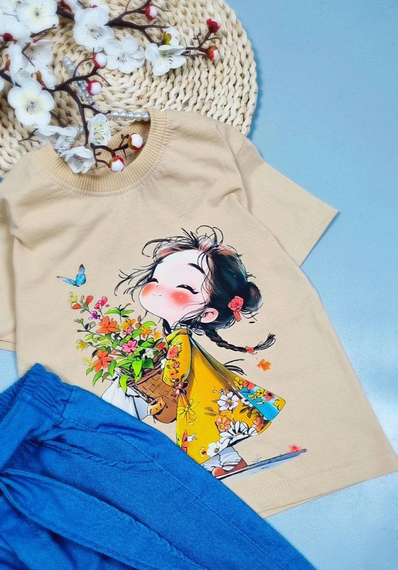 ست کراپ شلوارک دخترانه طرح دخترک جنس کراپ نخ پنبه جنس شلوارک لی پنبه ای درجه یک رنگبندی کرم و نسکافه ای قیمت منصفانه خرید از تولیدی