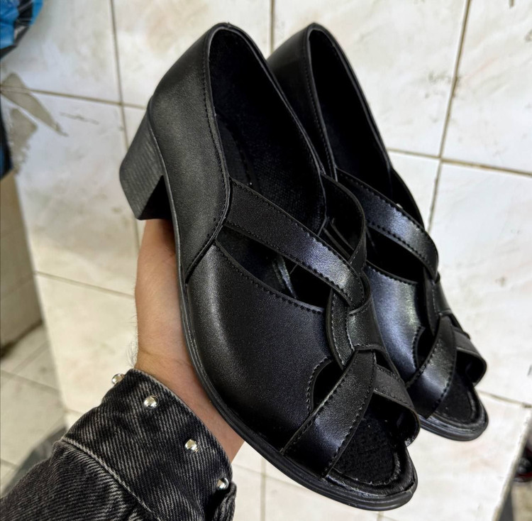 کفش تابستونی/صندل زنانه بسیار شیک و راحت سایزبندی ۳۷ تا ۴۰ قیمت منصفانه و رقابتی خرید از تولیدی