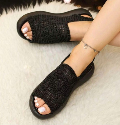 صندل گیپوری زنانه/دخترانه رویه گیپور وارداتی باکیفیت زیره مواد نو نرم و سبک در سه رنگ کرم،مشکی نسکافه ایقالب استاندارد و کیفیت استاندارد