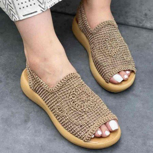 صندل گیپوری زنانه/دخترانه رویه گیپور وارداتی باکیفیت زیره مواد نو نرم و سبک در سه رنگ کرم،مشکی نسکافه ایقالب استاندارد و کیفیت استاندارد