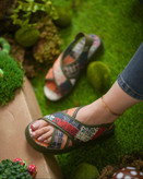 کفش صندل زنانه/دخترانه ترمه اسلیمی رویه چرم حوله ای و لوفرا دارای پد خار پاشنه سایزبندی ۳۷ تا ۴۰ قیمت منصفانه خرید از تولیدی