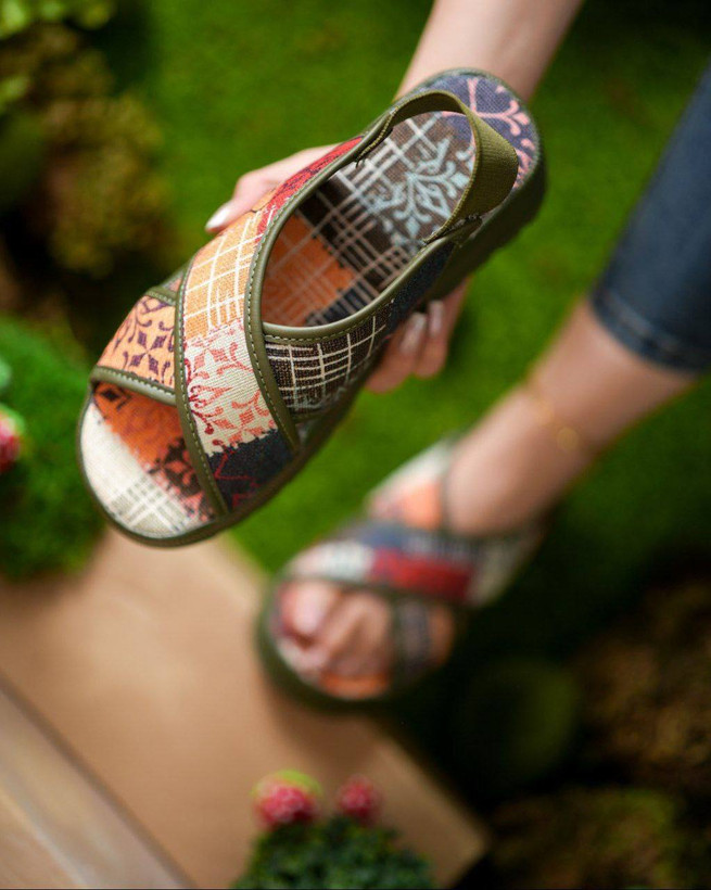 کفش صندل زنانه/دخترانه ترمه اسلیمی رویه چرم حوله ای و لوفرا دارای پد خار پاشنه سایزبندی ۳۷ تا ۴۰ قیمت منصفانه خرید از تولیدی