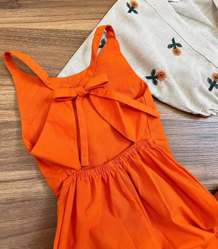 ست شومیز و اورال بچگانه دخترانه نیلو جنس پشت کت لینن و جلوی کت لینن گلدوزی برجسته شنل (فوق اعلا) جنس اورال کتان گرم بالا و لینن سایز ۴۰،۴۵ و ۵۰ قیمت عالی