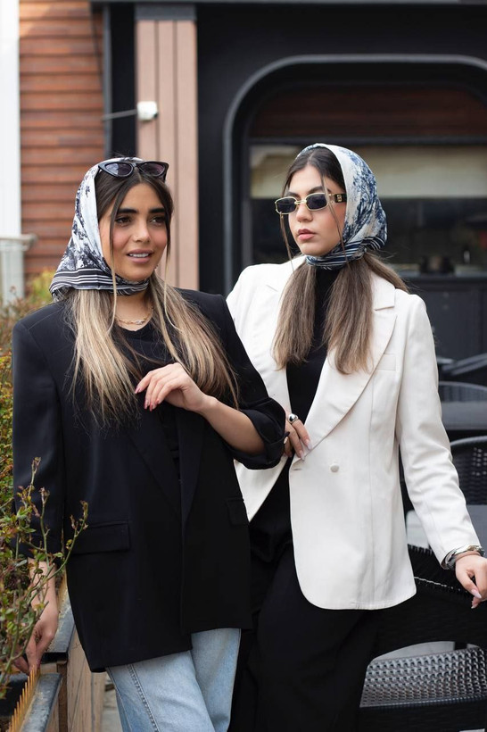 مینی اسکارف نخی مزونی طرح ترند و لاکچری متریال نخی اعلا قیمت منصفانه