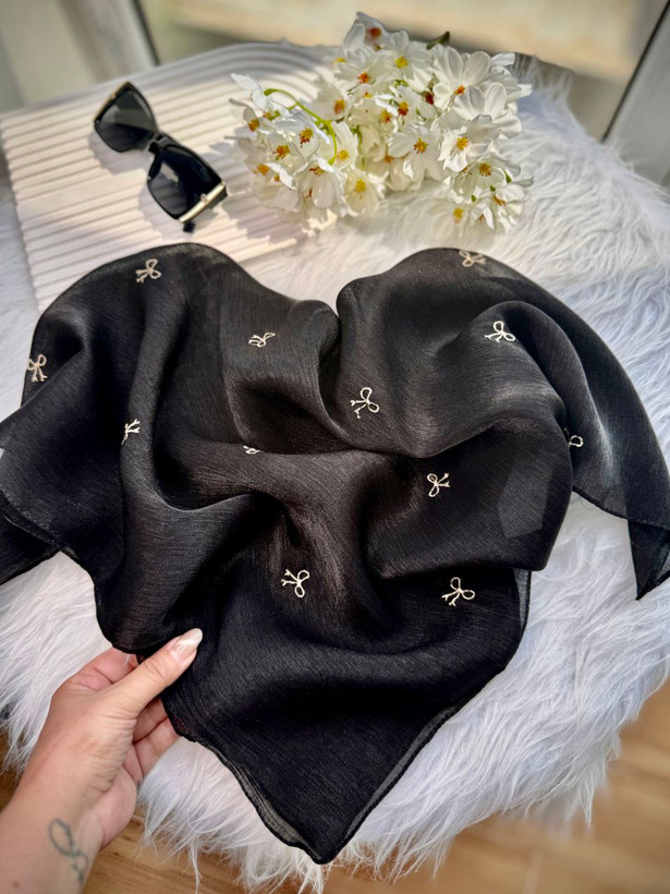 روسری مینی ژان ژان پاپیون رنگ مشکی ابعاد ۷۵*۷۵ قیمت منصفانه خرید از تولیدی بازار بزرگ