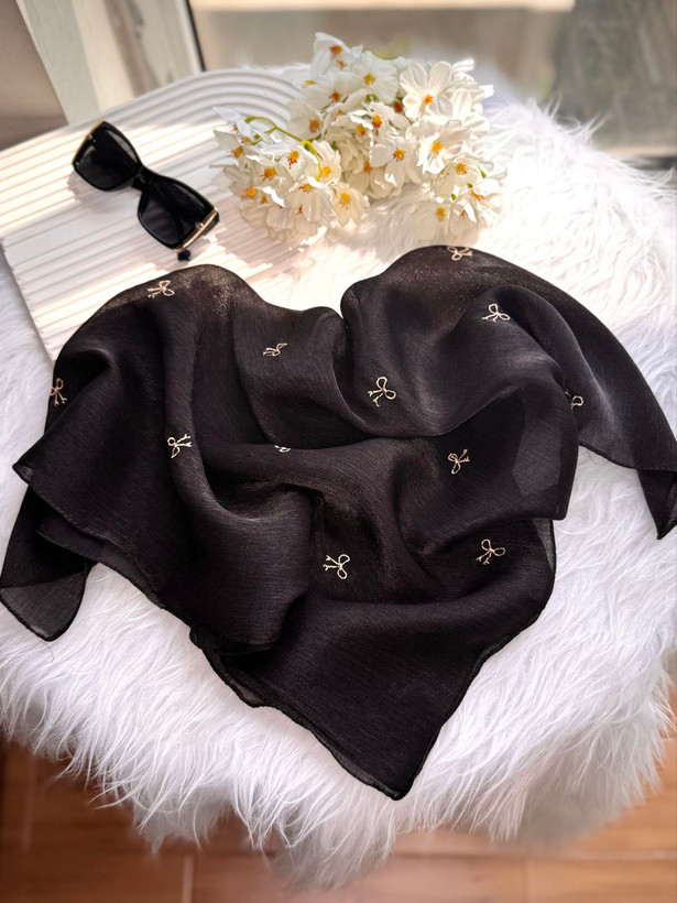 روسری مینی ژان ژان پاپیون رنگ مشکی ابعاد ۷۵*۷۵ قیمت منصفانه خرید از تولیدی بازار بزرگ