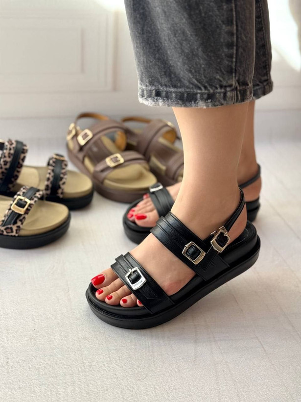 صندل دو سگک زنانه/دخترانه درجه یک طبی تضمینی قالب استاندارد بسیار سبک و راحتلژ ۳ سانت کیفیت عالی سایز ۳۷ تا ۴۰ ارسال فوری عکس ها غیر ژورنال قیمت منصفانه خرید از تولیدی