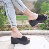 صندل جدید لژ دار زنانه/دخترانه در سه مدل زیبا پاشنه 7سانت زیره پی یو طبی کیفیت عالی دوخت تمیز قالب استاندارد سایزبندی ۳۷ تا ۴۰ قیمت منصفانه خرید از تولیدی